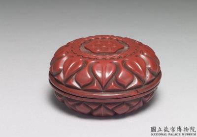 图片[2]-Round box with lotus decor, carved red lacquerware, Ming dynasty, 15th century-China Archive